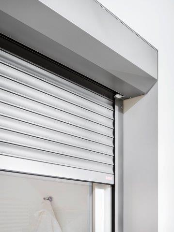 Vorbaurolladen mit 45° abgeschrägter Blende 04